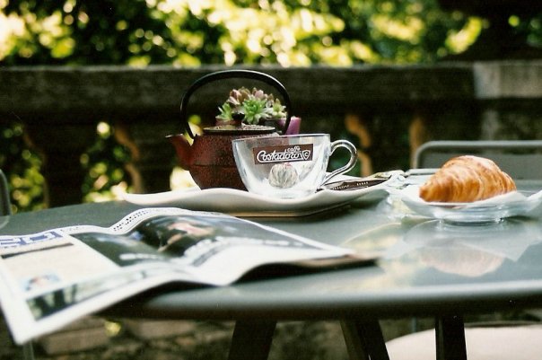 french cafe scene